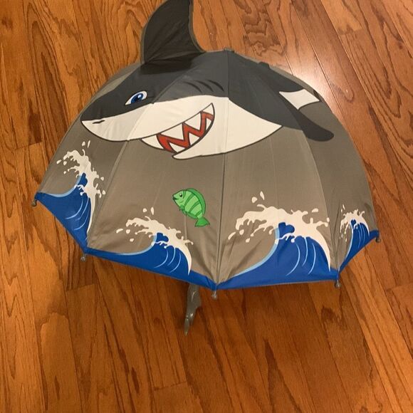 Kidorable Shark umbrella for boys NWT (I have two available).  Price Firm - Picture 5 of 12